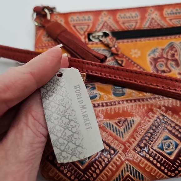 NWT Boho Leather Elephant Clutch Wristlet Large - Picture 3 of 7